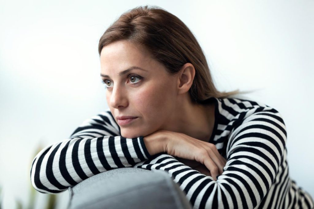 грустная женщина