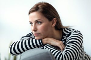 грустная женщина