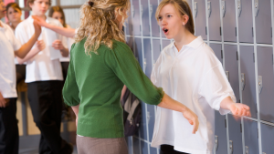 Как эффективно справляться со школьными конфликтами