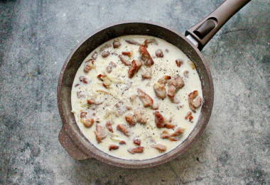 Бефстроганов из свинины со сметаной