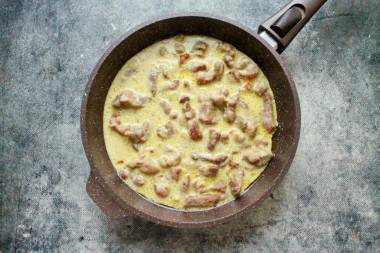 Бефстроганов из свинины со сметаной