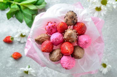 Букет из клубники в шоколаде