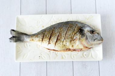 Дорадо на сковороде гриль