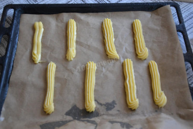 Эклер классический в домашних условиях с заварным кремом