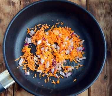 Фрикадельки в томатном соусе на сковороде