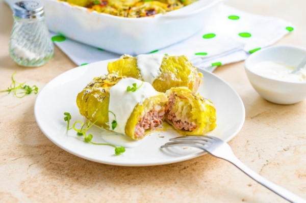 Голубцы в сметанном соусе в духовке