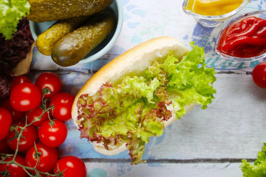 Хот дог в домашних условиях в булочке с сосиской