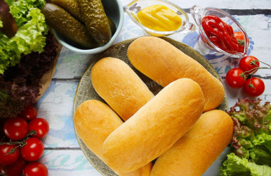 Хот дог в домашних условиях в булочке с сосиской