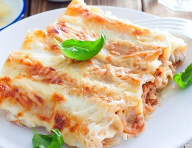Каннеллони с фаршем в духовке