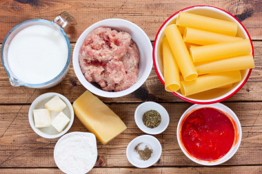 Каннеллони с фаршем в духовке