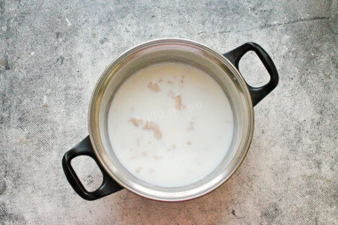 Каша с клубникой