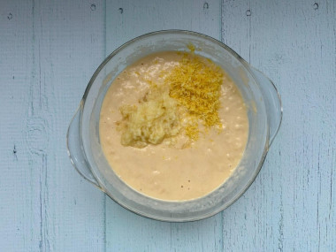 Кекс на кефире и растительном масле с изюмом