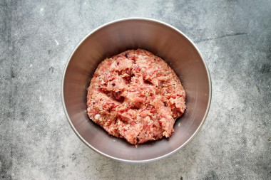 Классические фрикадельки из фарша в соусе