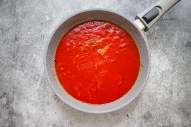 Классические фрикадельки из фарша в соусе