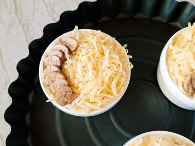 Классический жульен с курицей и шампиньонами