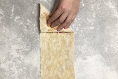 Конвертики из лаваша с разными начинками на сковороде