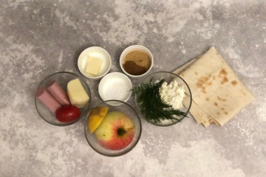 Конвертики из лаваша с разными начинками на сковороде