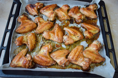 Куриные крылышки в медово соевом соусе в духовке