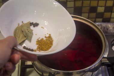 Маринованные яйца куриные