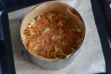 Насыпной пирог с творогом и яблоками в духовке