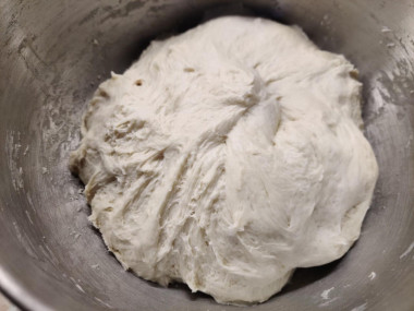 Пирожки дрожжевые с капустой в духовке