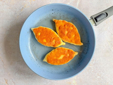 Пирожки на простокваше жареные