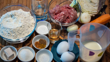 Пирожки с капустой мясом в духовке