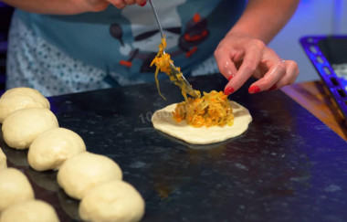 Пирожки с капустой мясом в духовке