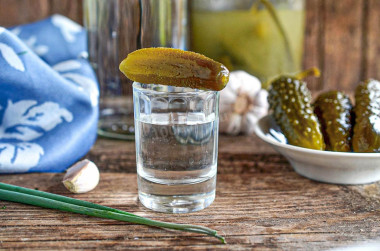 Самогон из сахара и дрожжей