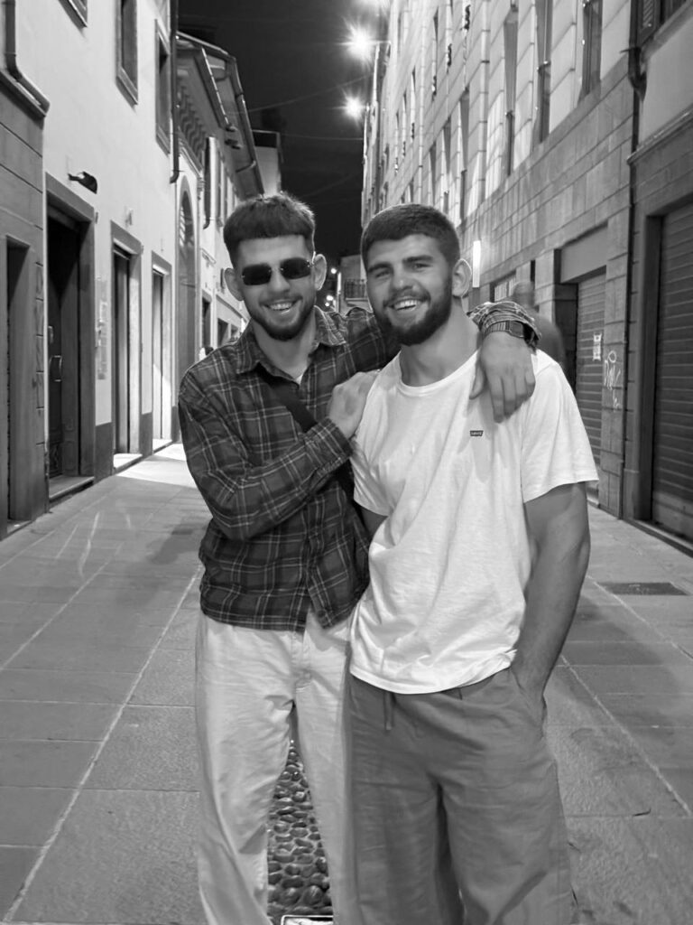 Саша и Петя Фроловы