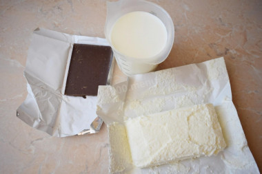 Шоколадный молочный коктейль в блендере