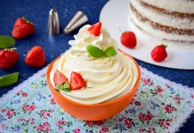 Сливки и творожный сыр крем для торта