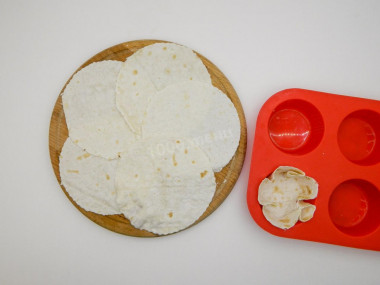 Тарталетки с грибами и сыром