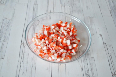 Тарталетки с крабовыми палочками сыром и яйцом