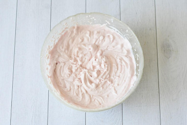 Торт с клубничным кремом