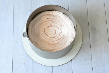 Торт с клубничным кремом