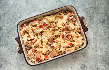 Запеканка из лапши с фаршем в духовке