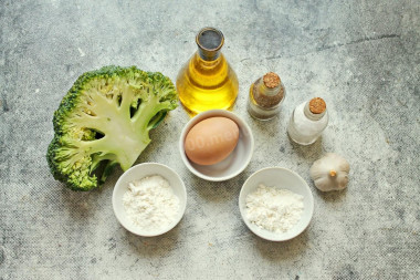 Брокколи в кляре на сковороде