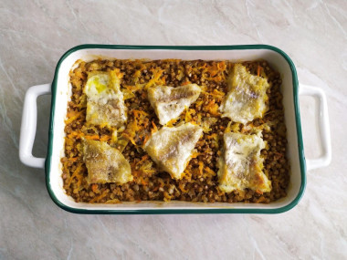 Гречка с рыбой в духовке