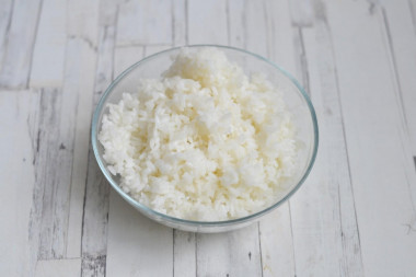 Кальмары фаршированные креветками с сыром и рисом