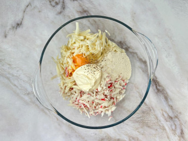 Котлеты из крабовых палочек с сыром