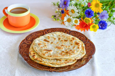 Лепешка без начинки на сковороде