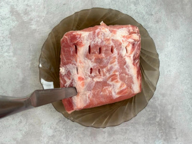 Мясо шпигованное