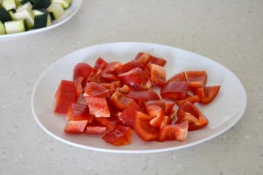 Овощное рагу с куриной грудкой и болгарским перцем