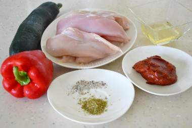 Овощное рагу с куриной грудкой и болгарским перцем