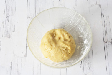 Пирог с клубникой и творогом