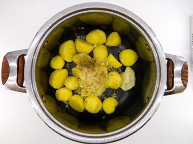 Пирожки с картошкой в духовке на дрожжевом тесте