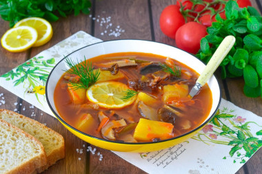 Постная солянка с грибами