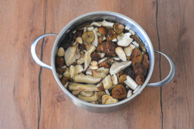 Постная солянка с грибами