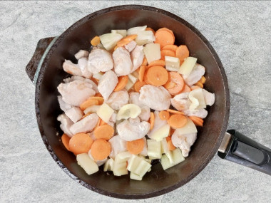 Рагу с курицей и баклажанами